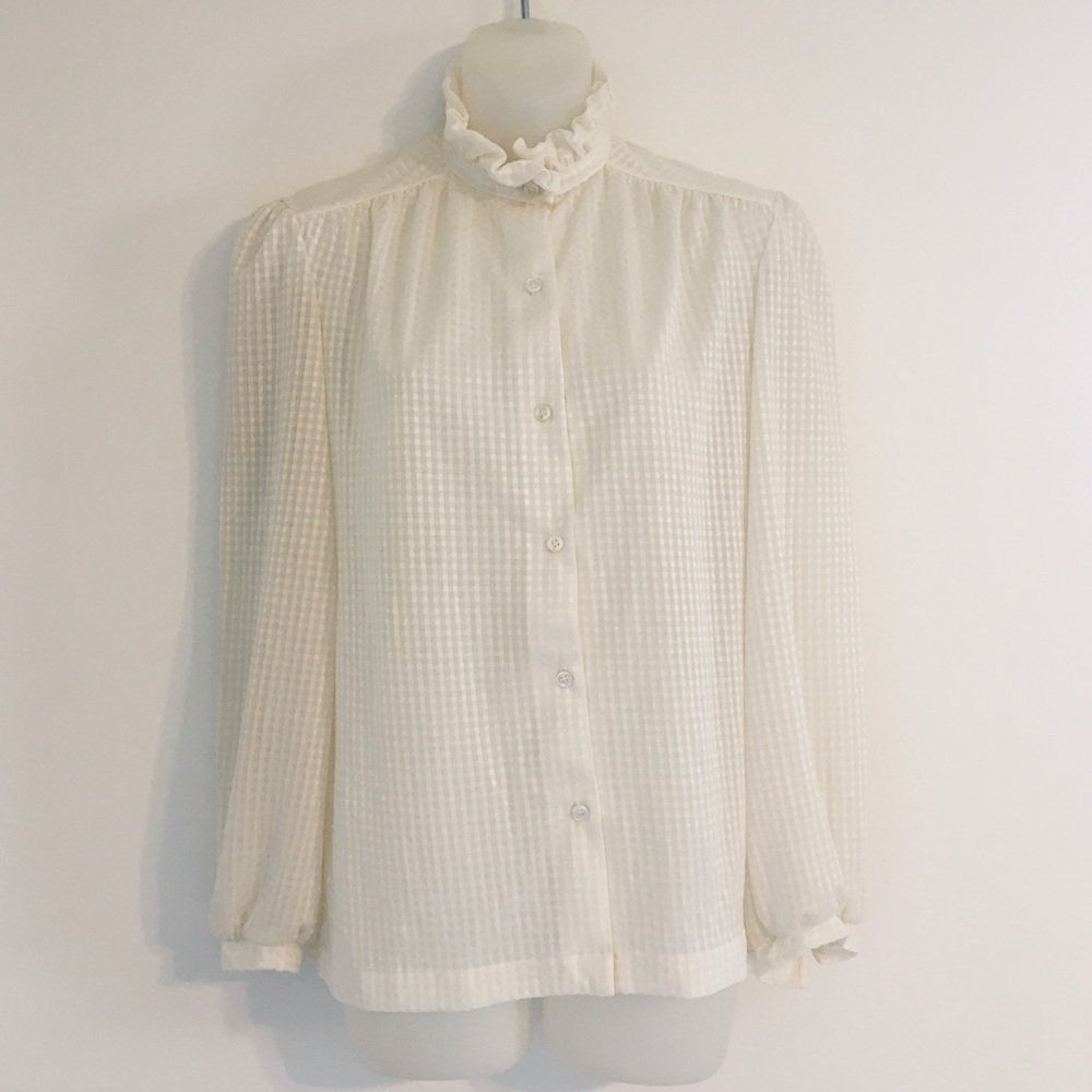 Ruffle collar blouse
